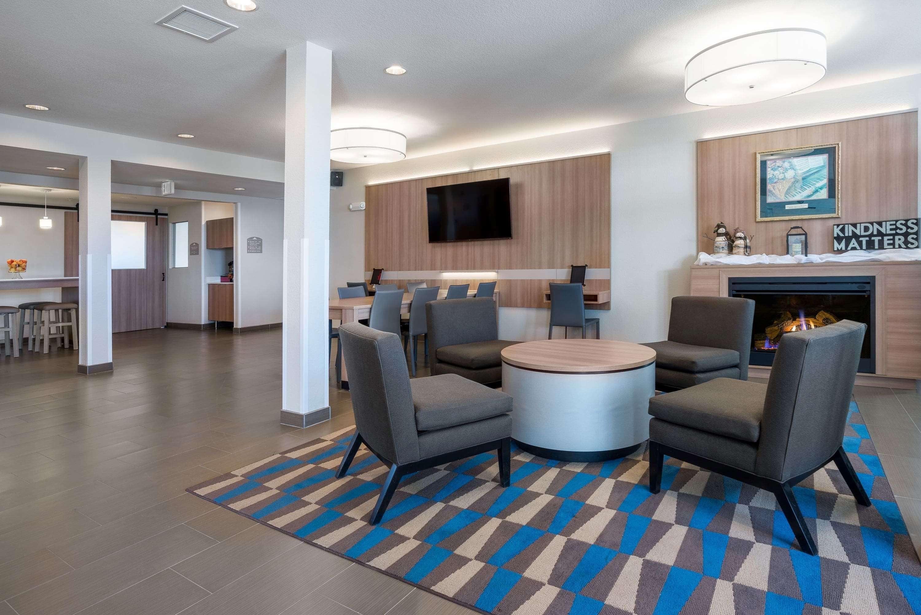 Microtel Inn & Suites By Wyndham Moorhead Fargo Area Esterno foto