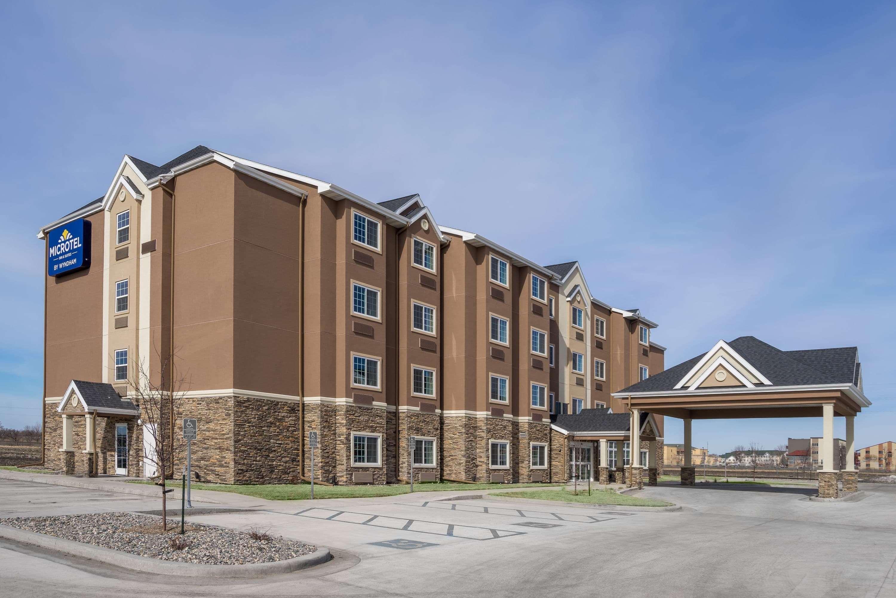 Microtel Inn & Suites By Wyndham Moorhead Fargo Area Esterno foto