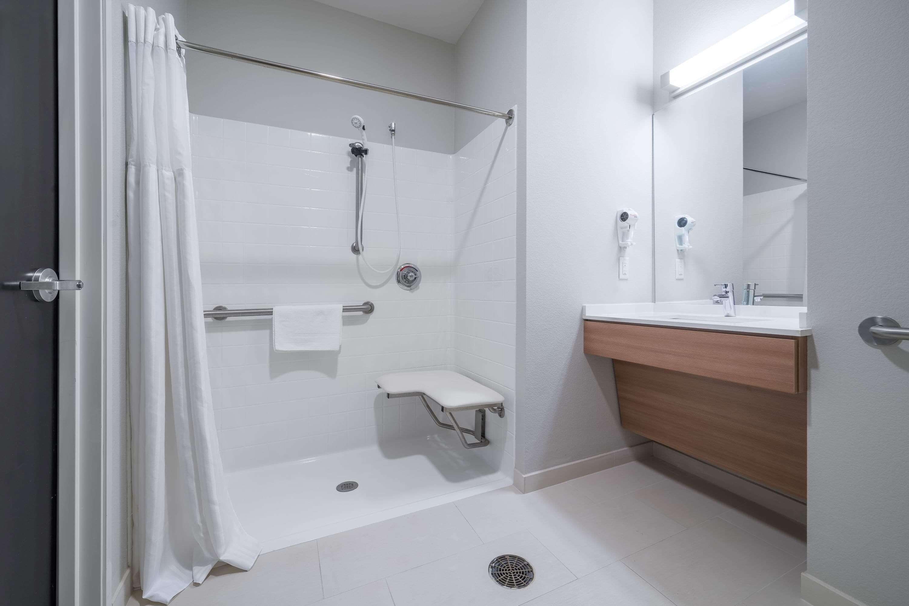 Microtel Inn & Suites By Wyndham Moorhead Fargo Area Esterno foto